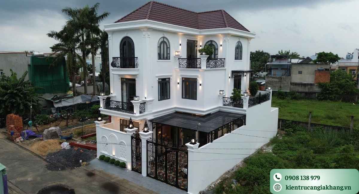 Thiết kế nhà phố tân cổ điển với đường nét tinh tế